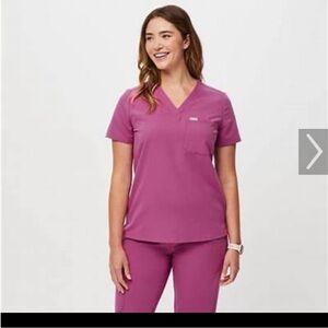 Small catarina bright fuschia top  figs